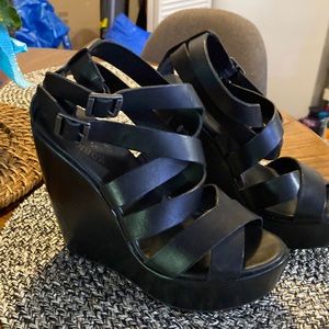 Black platform wedge Kork Ease
